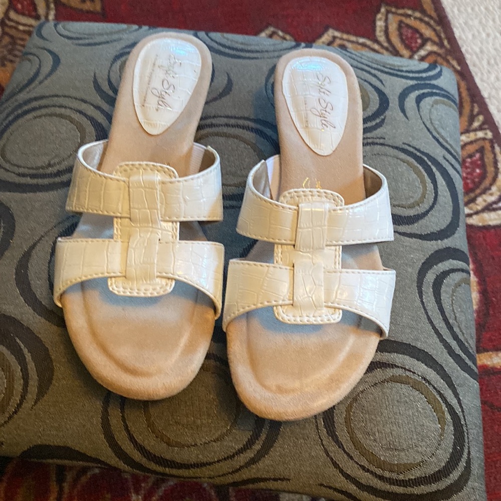 Shoes - Picture 2 of 6
